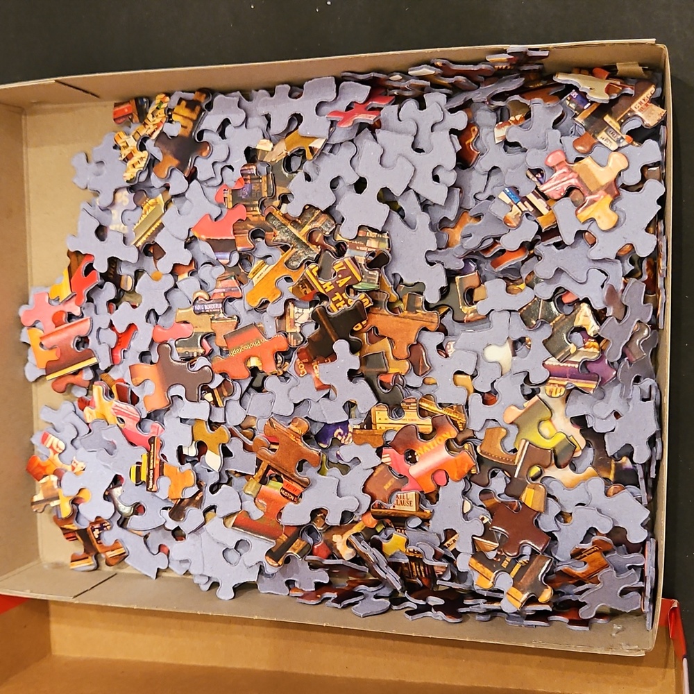 Springbok Puzzle - The Bookshop - Picture 2 of 3